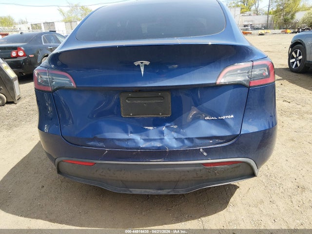2024 Tesla Model Y Long Range Dual Motor All-wheel Drive მანქანა იყიდება აუქციონზე, vin: 7SAYGDEE8RA234136, აუქციონის ნომერი: 44916430