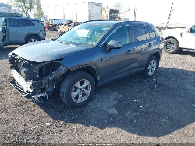 Toyota Rav4 Xle 2019 JTMP1RFV0KD512579 Image 2