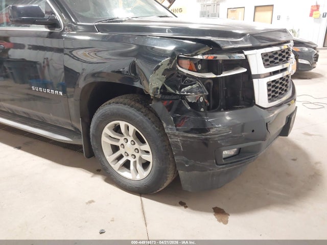 Продажа на аукционе авто 2016 Chevrolet Suburban Lt, vin: 1GNSKHKC0GR230272, номер лота: 44916573