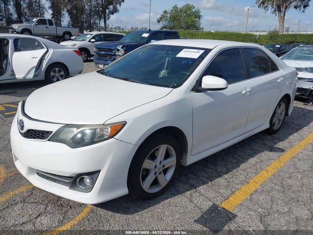 Toyota CAMRY SE 2014 4T1BF1FKXEU427803 Image 2
