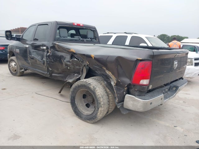44916699 :رقم المزاد ، 3C63RRGLXHG651271 vin ، 2017 Ram 3500 Tradesman  4x4 8' Box مزاد بيع