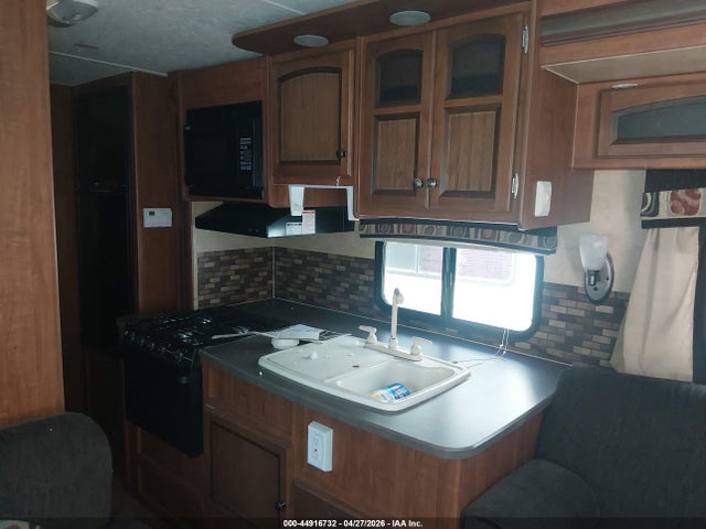 44916732 :رقم المزاد ، 1UJBJ0BR9C14F0077 vin ، 2012 Jayco White Hawk مزاد بيع