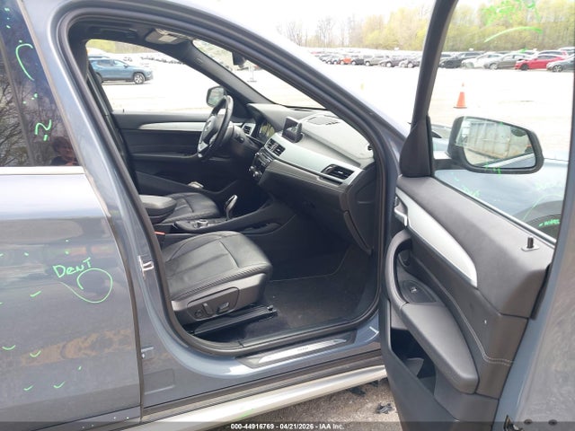 44916769 :رقم المزاد ، WBXJG9C05M5U04617 vin ، 2021 Bmw X1 Xdrive28i مزاد بيع