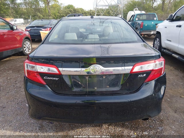 44916952 :رقم المزاد ، 4T4BF1FK0CR217584 vin ، 2012 Toyota Camry Xle مزاد بيع