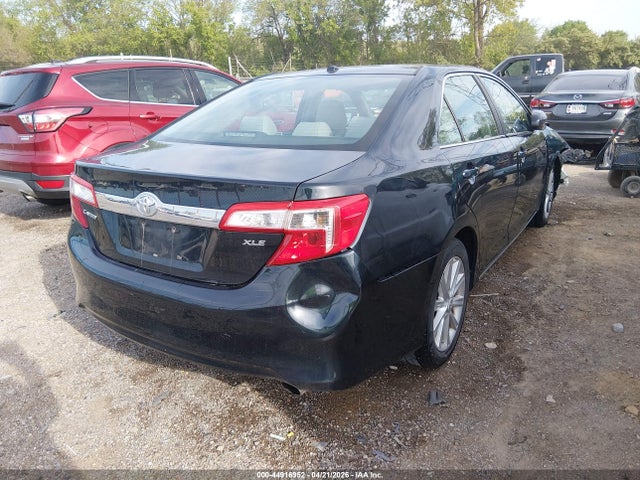 44916952 :رقم المزاد ، 4T4BF1FK0CR217584 vin ، 2012 Toyota Camry Xle مزاد بيع