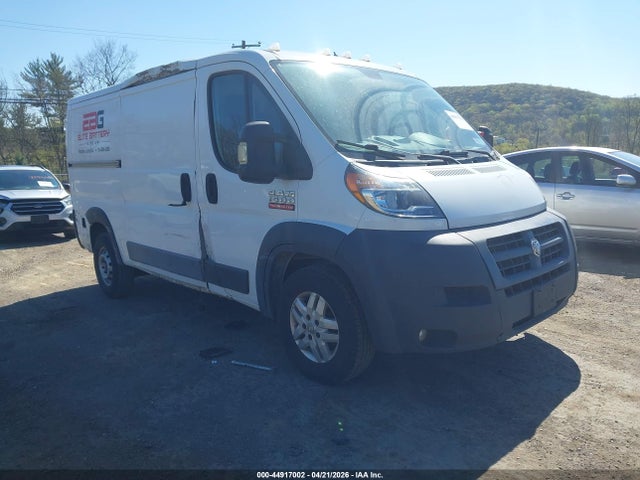 44917002 :رقم المزاد ، 3C6TRVAG4FE509415 vin ، 2015 Ram Promaster 1500 Low Roof مزاد بيع