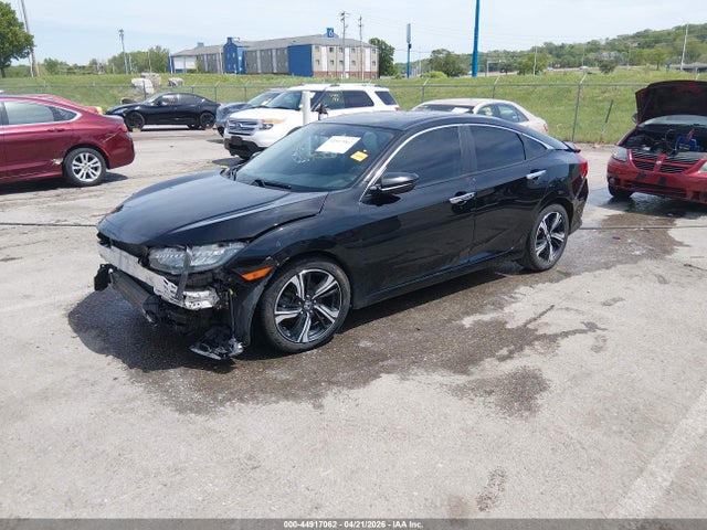 44917062 :رقم المزاد ، 19XFC1F9XHE033135 vin ، 2017 Honda Civic Touring مزاد بيع