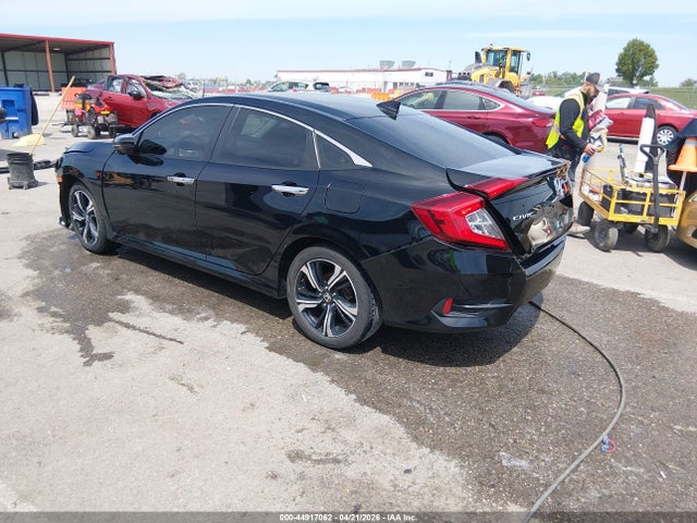 44917062 :رقم المزاد ، 19XFC1F9XHE033135 vin ، 2017 Honda Civic Touring مزاد بيع