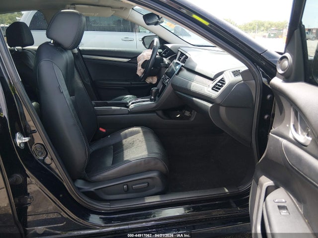 44917062 :رقم المزاد ، 19XFC1F9XHE033135 vin ، 2017 Honda Civic Touring مزاد بيع