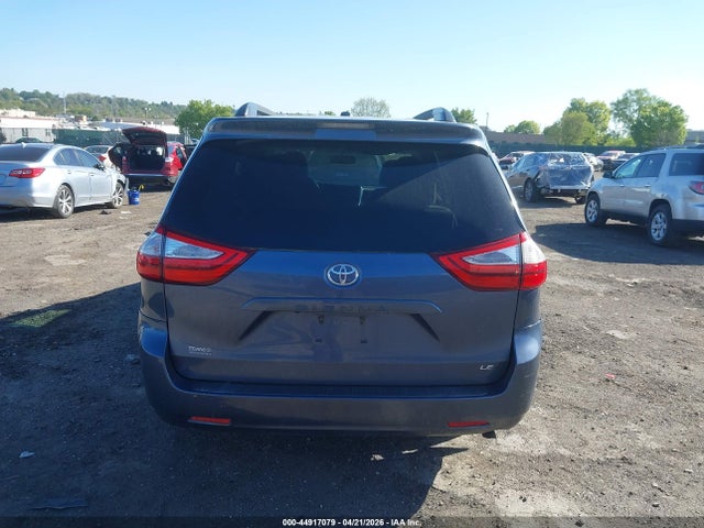 5TDKZ3DC2HS780726 Toyota Sienna Le 8 Passenger