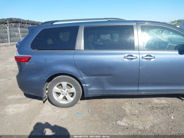 5TDKZ3DC2HS780726 Toyota Sienna Le 8 Passenger
