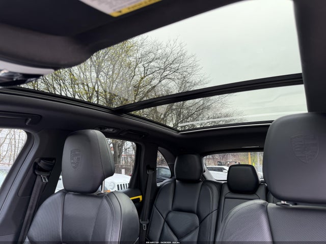 2018 Porsche Cayenne Platinum Edition მანქანა იყიდება აუქციონზე, vin: WP1AA2A21JKA02261, აუქციონის ნომერი: 44917191