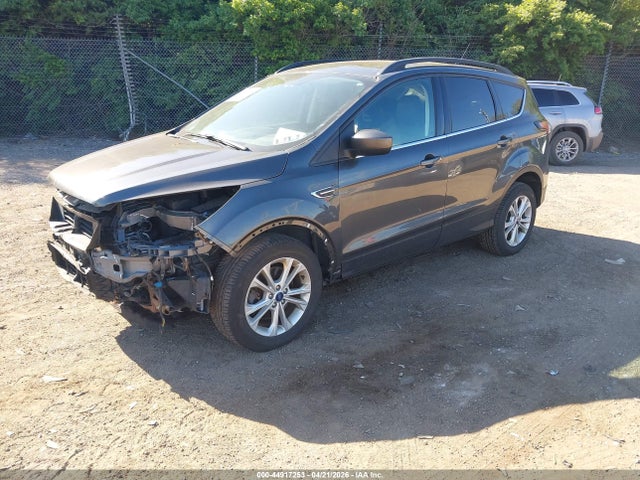 1FMCU9HD3JUD27883 Ford ESCAPE SEL
