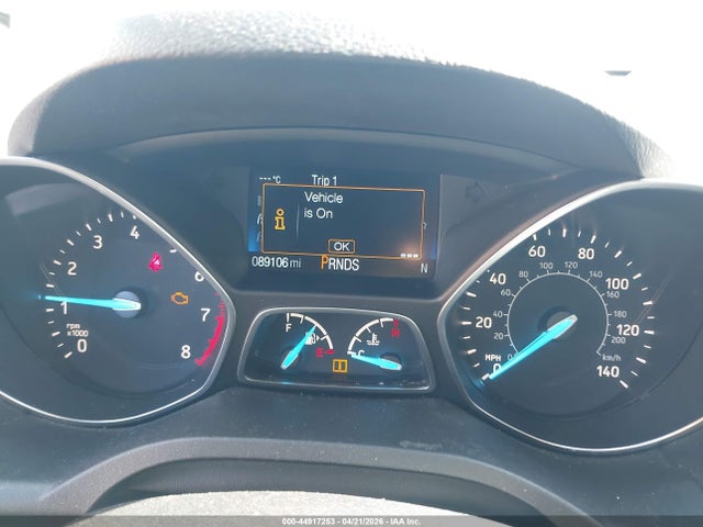 1FMCU9HD3JUD27883 Ford ESCAPE SEL