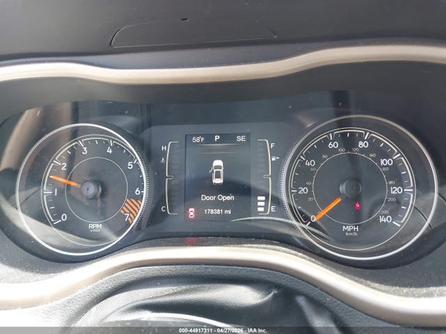 1C4PJLCB5FW621010 Jeep Cherokee Latitude