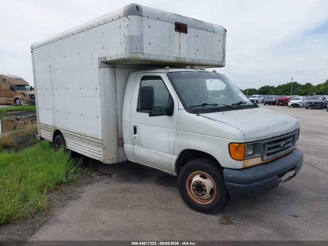 44917323 :رقم المزاد ، 1FDXE45S37DA09520 vin ، 2007 Ford E-450 Cutaway مزاد بيع