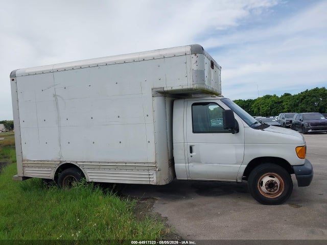 44917323 :رقم المزاد ، 1FDXE45S37DA09520 vin ، 2007 Ford E-450 Cutaway مزاد بيع