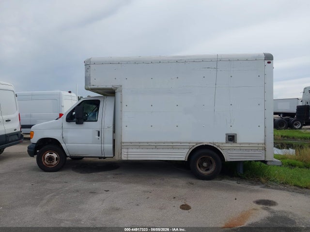 44917323 :رقم المزاد ، 1FDXE45S37DA09520 vin ، 2007 Ford E-450 Cutaway مزاد بيع