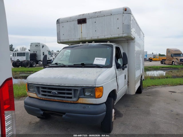 44917323 :رقم المزاد ، 1FDXE45S37DA09520 vin ، 2007 Ford E-450 Cutaway مزاد بيع
