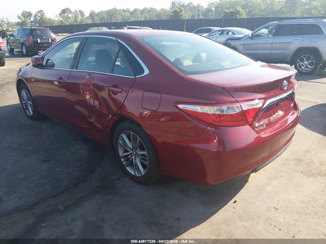 44917326 :رقم المزاد ، 4T1BF1FK6HU793942 vin ، 2017 Toyota Camry Se مزاد بيع