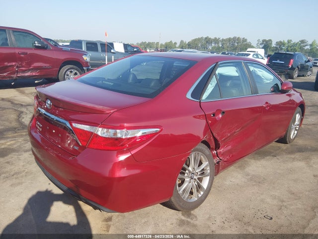 44917326 :رقم المزاد ، 4T1BF1FK6HU793942 vin ، 2017 Toyota Camry Se مزاد بيع