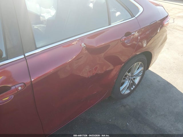 44917326 :رقم المزاد ، 4T1BF1FK6HU793942 vin ، 2017 Toyota Camry Se مزاد بيع