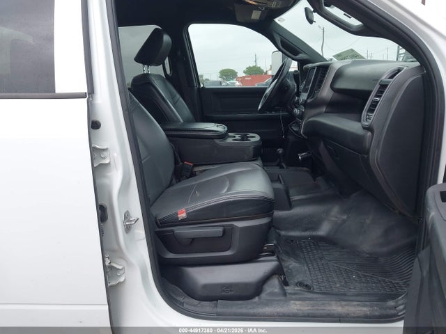 44917380 :رقم المزاد ، 3C6UR5HLXNG322805 vin ، 2022 Ram 2500 Tradesman  4x4 8' Box مزاد بيع