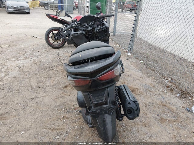 44917452 :رقم المزاد ، MLHNF0418E5000200 vin ، 2014 Honda Nss300 A مزاد بيع