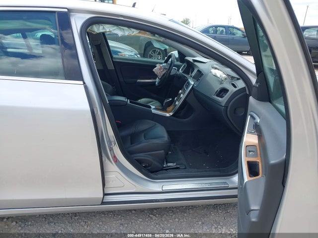 Продаж на аукціоні авто 2016 Volvo S60 Inscription T5 Premier, vin: LYV612TK5GB100849, номер лоту: 44917458