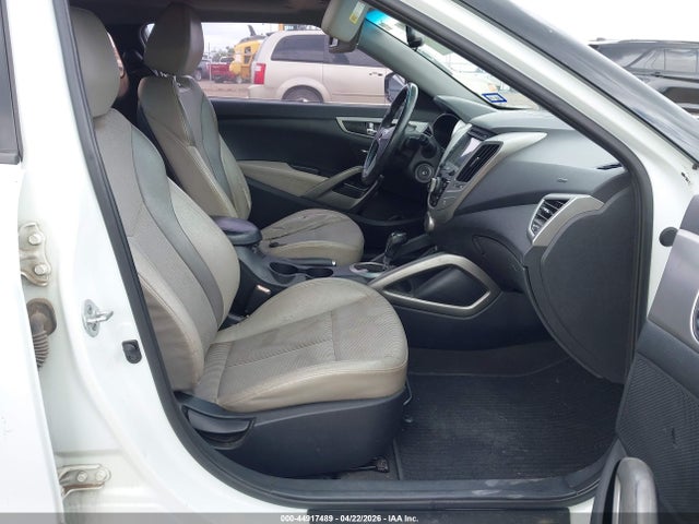 Продажа на аукционе авто 2013 Hyundai Veloster Base W/gray, vin: KMHTC6AD8DU108384, номер лота: 44917489