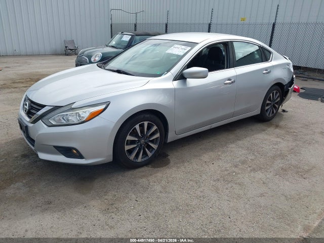 Nissan Altima 2.5 Sv 2017 1N4AL3AP5HC185509 Image 2