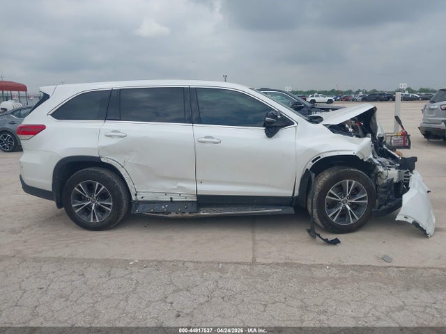 Auction sale of the 2019 Toyota Highlander Le, vin: 5TDZZRFH9KS299146, lot number: 44917537