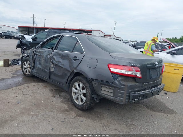 44917591 :رقم المزاد ، 4T4BF3EK6BR194226 vin ، 2011 Toyota Camry Le مزاد بيع