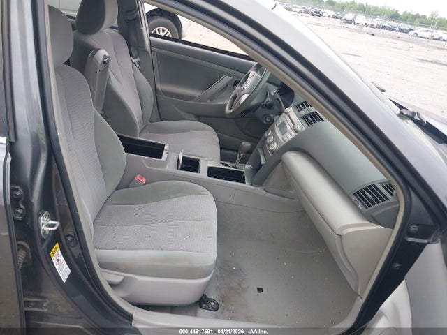 44917591 :رقم المزاد ، 4T4BF3EK6BR194226 vin ، 2011 Toyota Camry Le مزاد بيع