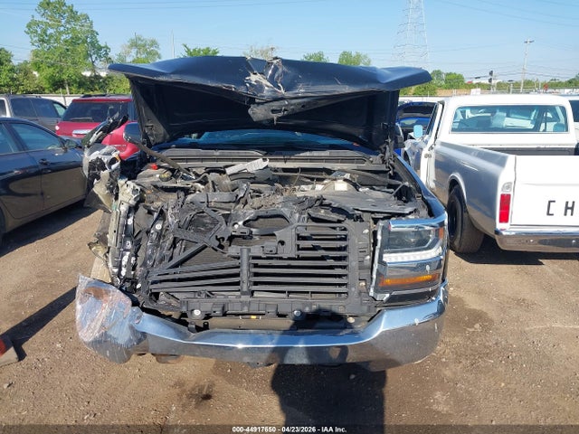 Продаж на аукціоні авто 2018 Chevrolet Silverado 1500 1lt, vin: 3GCPCREC1JG155845, номер лоту: 44917650