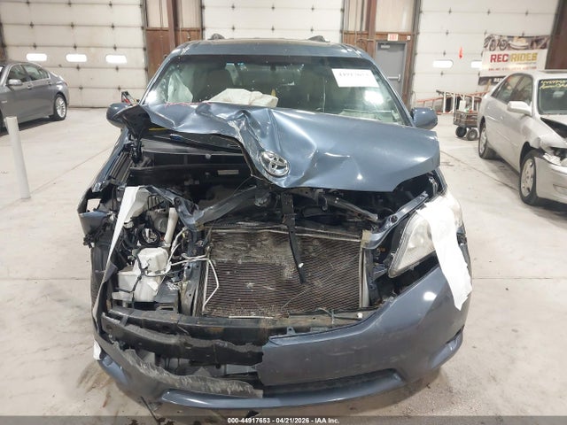 44917653 :رقم المزاد ، 5TDYK3DC3GS743908 vin ، 2016 Toyota Sienna Xle 8 Passenger مزاد بيع