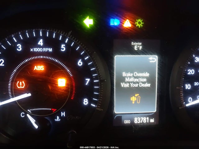 44917653 :رقم المزاد ، 5TDYK3DC3GS743908 vin ، 2016 Toyota Sienna Xle 8 Passenger مزاد بيع