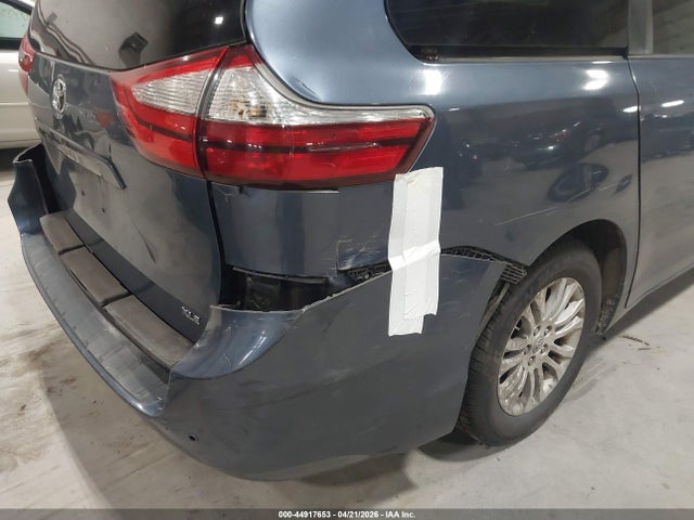 44917653 :رقم المزاد ، 5TDYK3DC3GS743908 vin ، 2016 Toyota Sienna Xle 8 Passenger مزاد بيع
