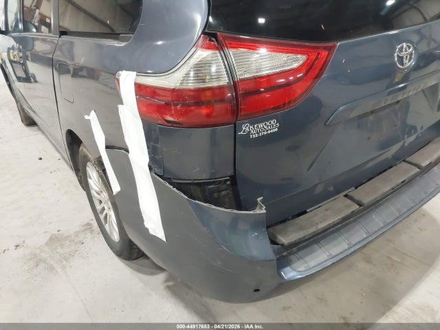 44917653 :رقم المزاد ، 5TDYK3DC3GS743908 vin ، 2016 Toyota Sienna Xle 8 Passenger مزاد بيع