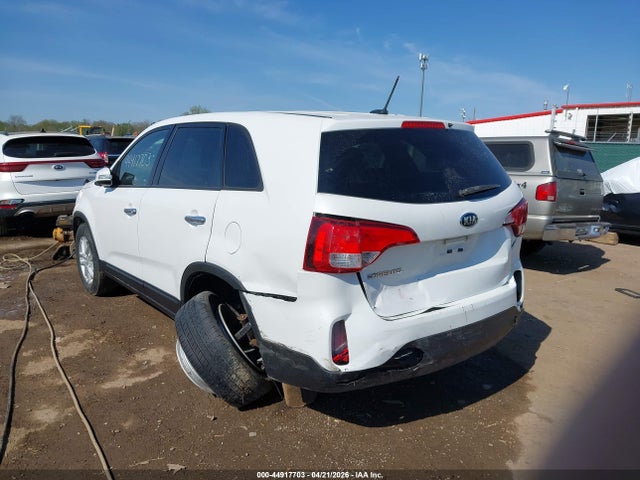 2015 Kia Sorento Lx მანქანა იყიდება აუქციონზე, vin: 5XYKT3A69FG629117, აუქციონის ნომერი: 44917703