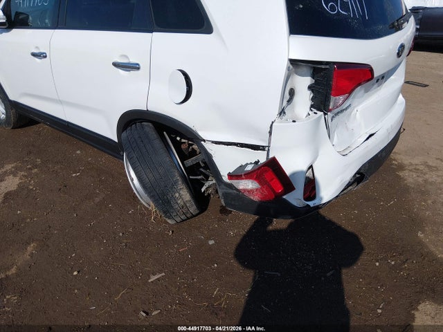 2015 Kia Sorento Lx მანქანა იყიდება აუქციონზე, vin: 5XYKT3A69FG629117, აუქციონის ნომერი: 44917703