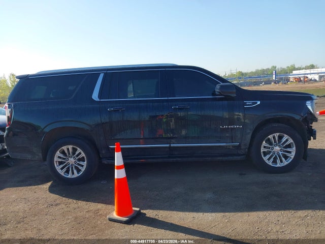 44917705 :رقم المزاد ، 1GKS2GKDXNR306559 vin ، 2022 Gmc Yukon Xl 4wd Slt مزاد بيع