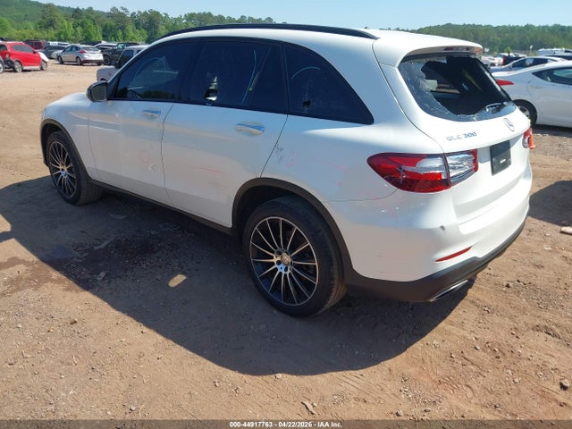 2017 Mercedes-benz Glc 300 მანქანა იყიდება აუქციონზე, vin: WDC0G4JB1HF134392, აუქციონის ნომერი: 44917763