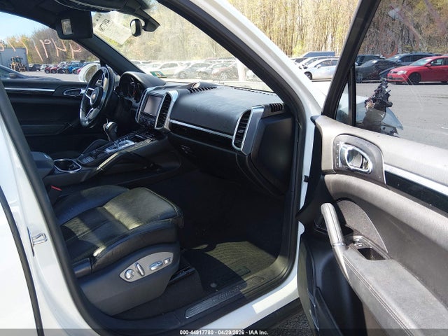 Продаж на аукціоні авто 2016 Porsche Cayenne, vin: WP1AA2A28GKA12813, номер лоту: 44917780