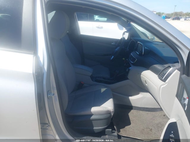 44917797 :رقم المزاد ، KM8J2CA4XKU871139 vin ، 2019 Hyundai Tucson Se مزاد بيع