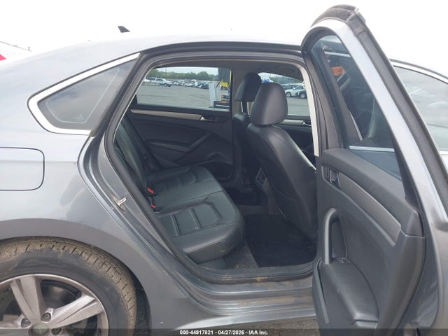 44917821 :رقم المزاد ، 1VWBT7A38FC028988 vin ، 2015 Volkswagen Passat 1.8t Se مزاد بيع