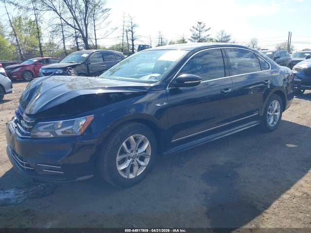 Aukcja sprzedaży 2017 Volkswagen Passat 1.8t R-line, vin: 1VWDT7A30HC081003, numer aukcji: 44917909