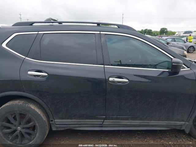 5N1AT2MT5HC864074 Nissan ROGUE SV