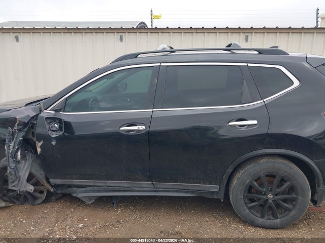 5N1AT2MT5HC864074 Nissan ROGUE SV