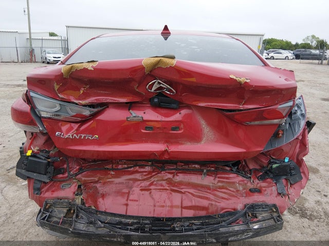 44918081 :رقم المزاد ، 5NPD84LF0JH400601 vin ، 2018 Hyundai Elantra Sel مزاد بيع